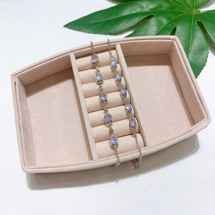 vong_gan_da_mat_trang